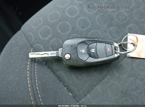 KL7CJKSB9LB326759 2020 CHEVROLET TRAX Серебряный Вид панели приборов