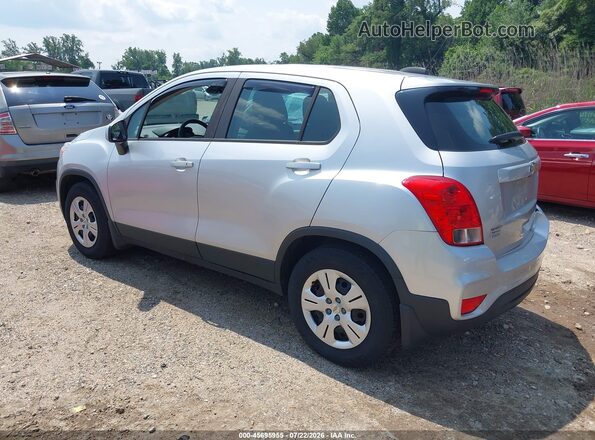 KL7CJKSBXJB715813 2018 CHEVROLET TRAX Silver Tył lewy