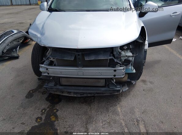 KL7CJKSBXLB031332 2020 CHEVROLET TRAX Silver Widok z przodu