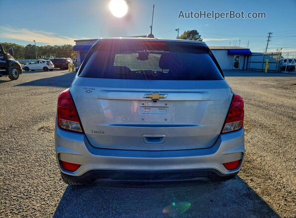 KL7CJKSM4NB522628 2022 CHEVROLET TRAX Silver Vista trasera