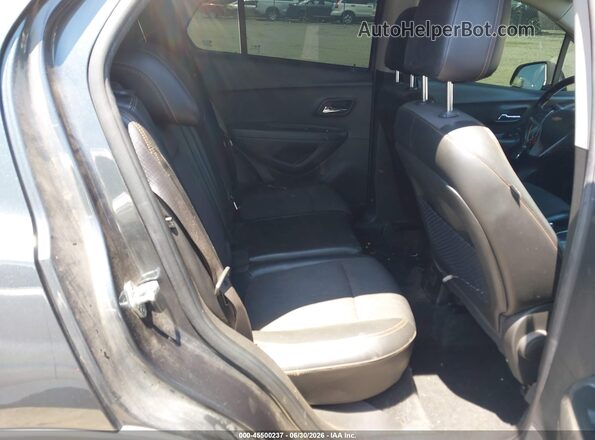 KL7CJLSB0JB718225 2018 CHEVROLET TRAX Gray Вид наклейки з VIN-кодом