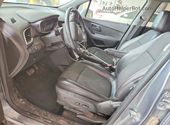 KL7CJLSB1KB902638 2019 CHEVROLET TRAX Silver Widok wnętrza z przodu