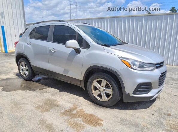 KL7CJLSB1MB330182 2021 CHEVROLET TRAX Серебряный Передняя правая четверть