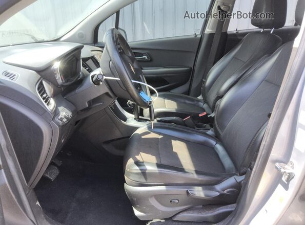KL7CJLSB1MB330182 2021 CHEVROLET TRAX Серебряный 