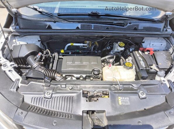 KL7CJLSB1MB330182 2021 CHEVROLET TRAX Серебряный Вид подкапотного пространства