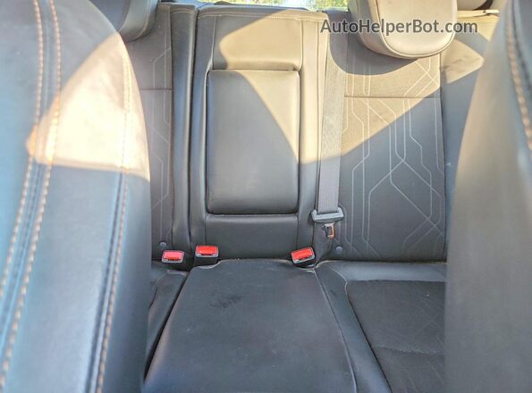 KL7CJLSB2KB940976 2019 CHEVROLET TRAX Gray Widok tylnych siedzeń