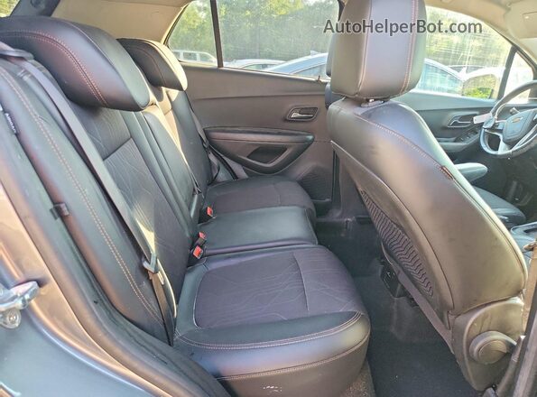 KL7CJLSB2KB940976 2019 CHEVROLET TRAX Gray Widok wnętrza z tyłu