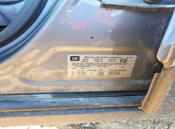 KL7CJLSB2KB940976 2019 CHEVROLET TRAX Gray Widok naklejki z numerem VIN