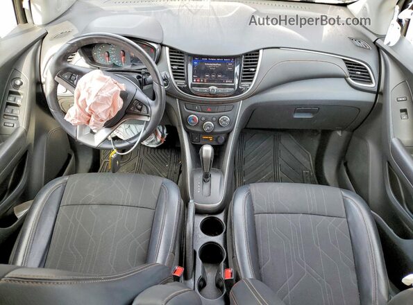 KL7CJLSB2LB348124 2020 CHEVROLET TRAX Maroon Dashboard view