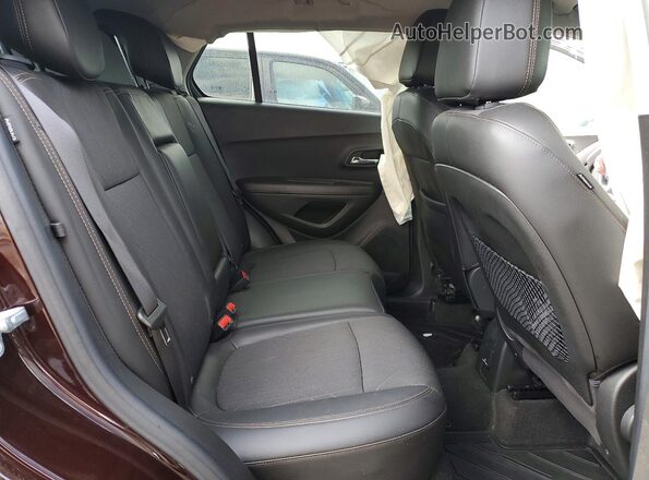 KL7CJLSB2LB348124 2020 CHEVROLET TRAX Maroon Rear interior view