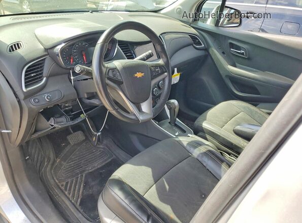 KL7CJLSB3KB918078 2019 CHEVROLET TRAX Серебряный Вид панели приборов