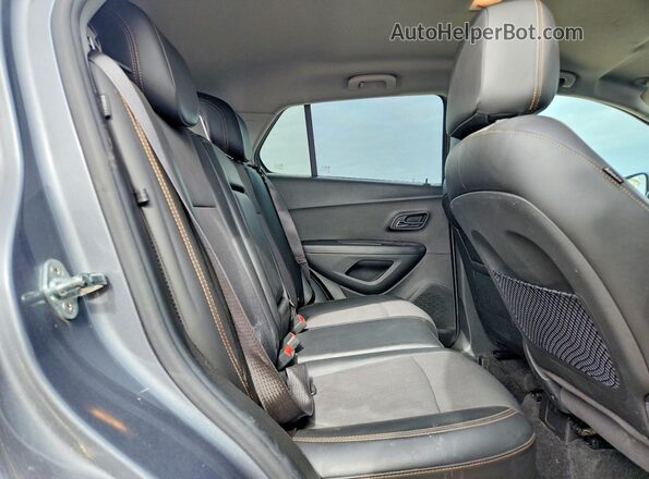 KL7CJLSB3KB942509 2019 CHEVROLET TRAX Gray Rear interior view