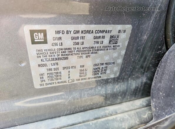 KL7CJLSB3KB942509 2019 CHEVROLET TRAX Gray VIN sticker view