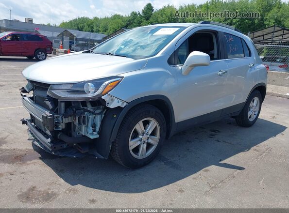 KL7CJLSB4JB683771 2018 CHEVROLET TRAX Белый Передняя левая четверть