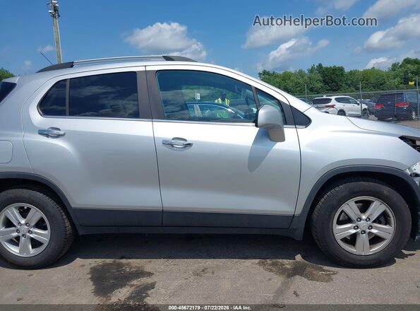 KL7CJLSB4JB683771 2018 CHEVROLET TRAX Белый Вид задней части салона