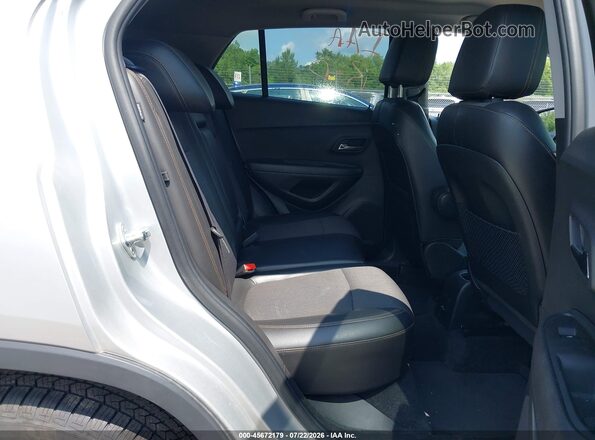 KL7CJLSB4JB683771 2018 CHEVROLET TRAX Белый Вид наклейки с VIN-кодом