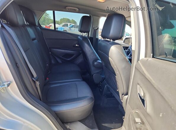 KL7CJLSB5LB020437 2020 CHEVROLET TRAX Серебряный Вид задней части салона