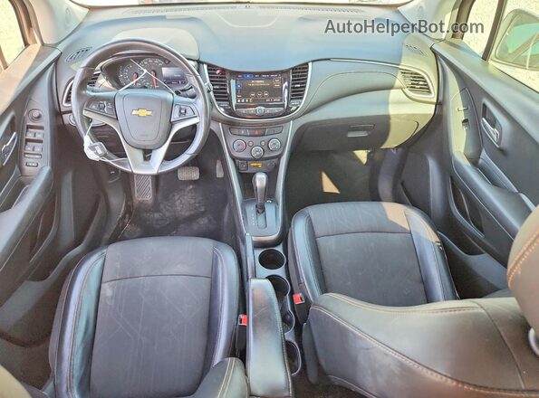 KL7CJLSB5LB020437 2020 CHEVROLET TRAX Серебряный Вид панели приборов