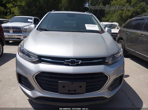 KL7CJLSB5MB334154 2021 CHEVROLET TRAX Silver Widok z przodu