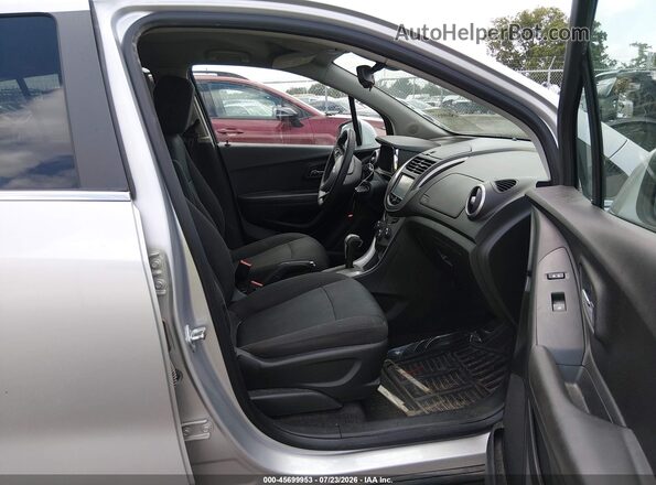 KL7CJLSB6GB588248 2016 CHEVROLET TRAX Silver Вид салону спереду