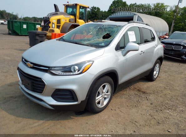 KL7CJLSB6JB703907 2018 CHEVROLET TRAX Silver Передня ліва чверть