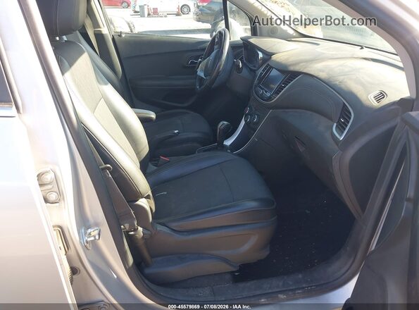 KL7CJLSB6LB039157 2020 CHEVROLET TRAX Silver წინა სალონის ხედი