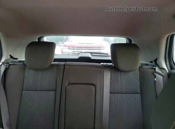 KL7CJLSB6LB347655 2020 CHEVROLET TRAX Red Rear seats view