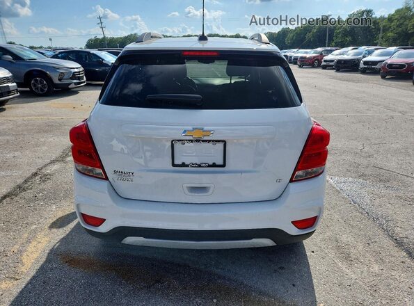 KL7CJLSB8HB153085 2017 CHEVROLET TRAX Белый Вид сзади