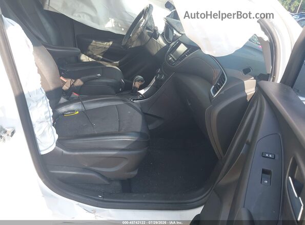KL7CJLSB9HB231373 2017 CHEVROLET TRAX White Սալոնի դիմացի տեսք