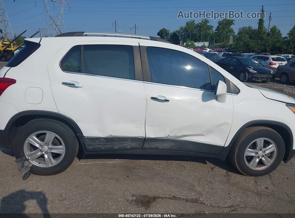 KL7CJLSB9HB231373 2017 CHEVROLET TRAX White Դիմացի տեսք