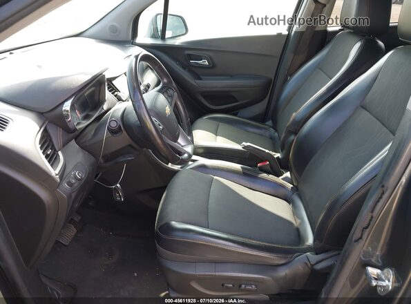 KL7CJLSB9JB710916 2018 CHEVROLET TRAX Gray Widok wnętrza z przodu