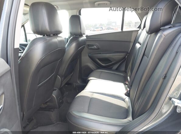 KL7CJLSB9JB710916 2018 CHEVROLET TRAX Gray Widok naklejki z numerem VIN