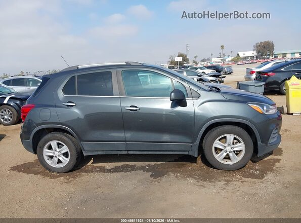 KL7CJLSB9JB710916 2018 CHEVROLET TRAX Gray Widok wnętrza z tyłu