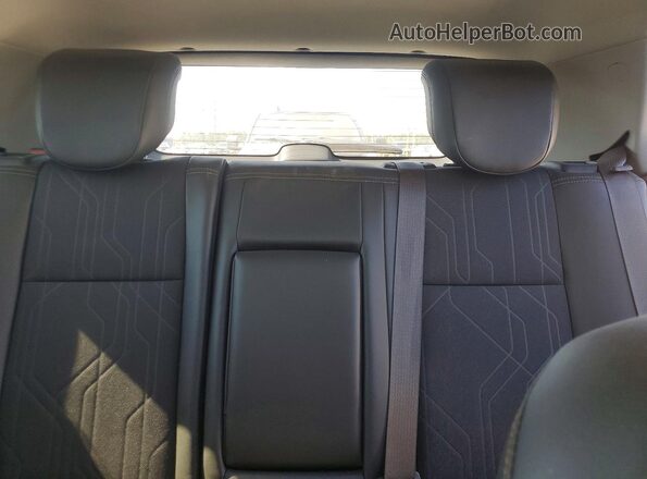 KL7CJLSBXJB580807 2018 CHEVROLET TRAX Угольный Вид задних сидений