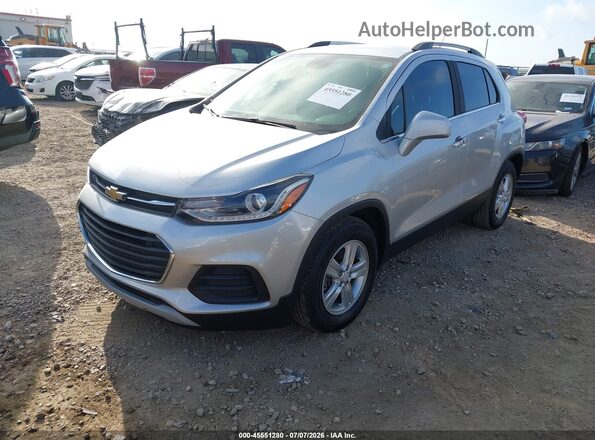 KL7CJLSBXKB892126 2019 CHEVROLET TRAX Silver Vista tres cuartos delantera izquierda