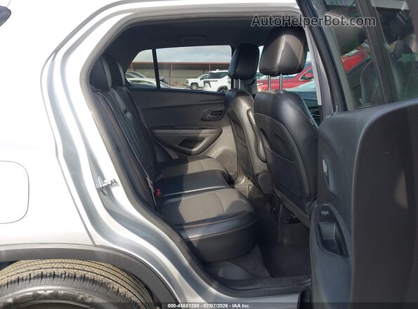 KL7CJLSBXKB892126 2019 CHEVROLET TRAX Silver Vista de la etiqueta del VIN