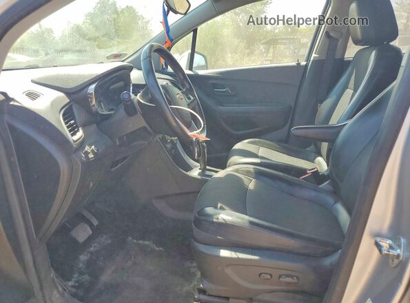 KL7CJLSBXLB028484 2020 CHEVROLET TRAX Silver წინა სალონის ხედი