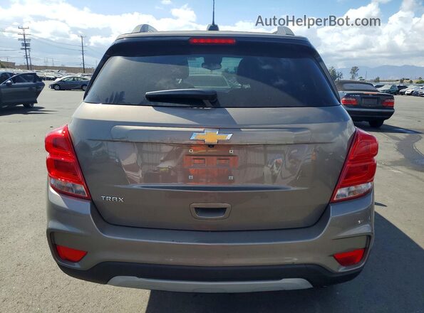 KL7CJLSM0NB512572 2022 CHEVROLET TRAX Tan Vista trasera