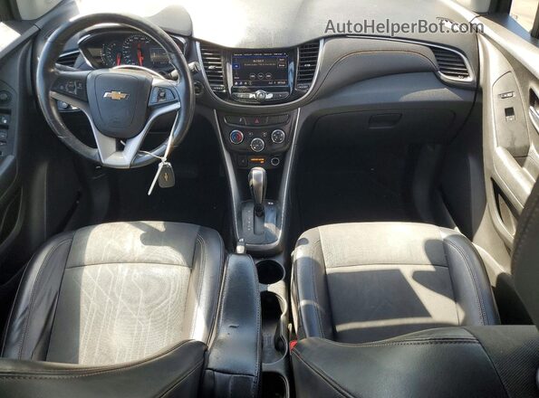KL7CJLSM0NB512572 2022 CHEVROLET TRAX Tan Vista del salpicadero