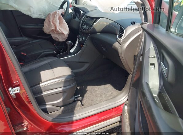 KL7CJLSM3NB569364 2022 CHEVROLET TRAX Красный Вид салона спереди