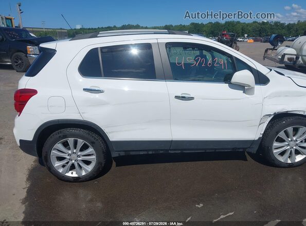 KL7CJMSB1LB317209 2020 CHEVROLET TRAX White Widok wnętrza z tyłu