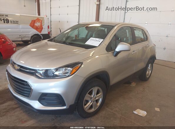 KL7CJNSB0JB550680 2018 CHEVROLET TRAX Silver წინა მარცხენა ხედი სამი მეოთხედიდან