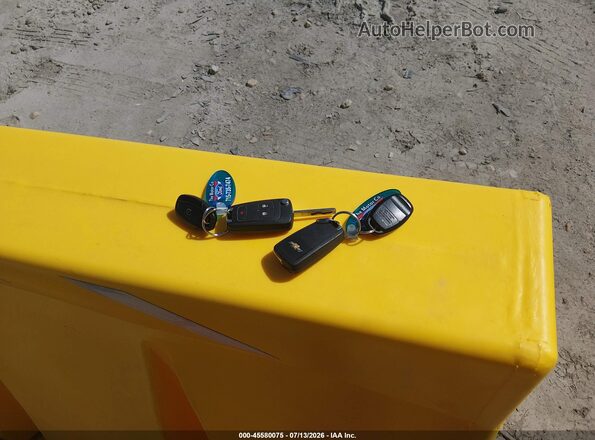 KL7CJNSB2JB572910 2018 CHEVROLET TRAX Белый Вид панели приборов