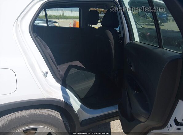 KL7CJNSB2JB572910 2018 CHEVROLET TRAX Белый Вид наклейки с VIN-кодом