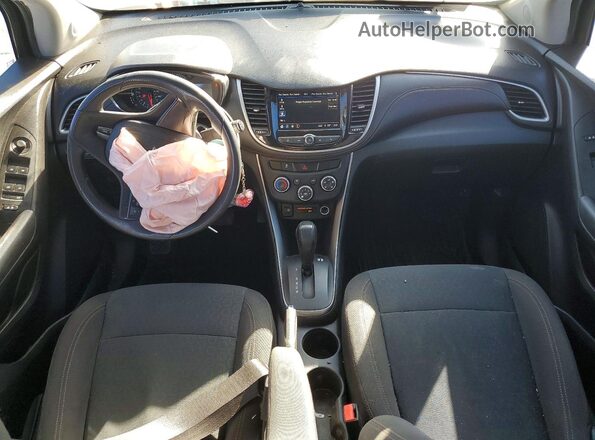 KL7CJNSB6JB609974 2018 CHEVROLET TRAX Silver წინა პანელის ხედი