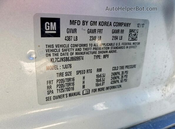 KL7CJNSB6JB609974 2018 CHEVROLET TRAX Silver VIN კოდის სტიკერის ხედი
