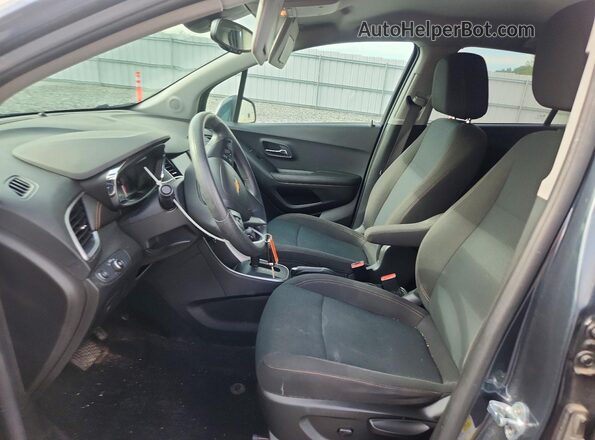 KL7CJNSB6MB318315 2021 CHEVROLET TRAX Charcoal Vista interior delantera