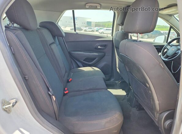 KL7CJNSB7HB202255 2017 CHEVROLET TRAX White უკანა სავარძლების ხედი