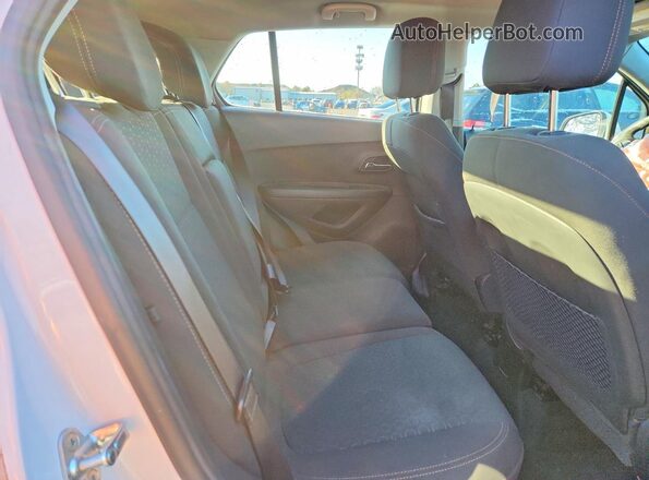 KL7CJNSM4MB360645 2021 CHEVROLET TRAX White Widok wnętrza z tyłu