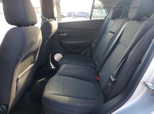 KL7CJNSM5NB552075 2022 CHEVROLET TRAX Silver Vista interior trasera